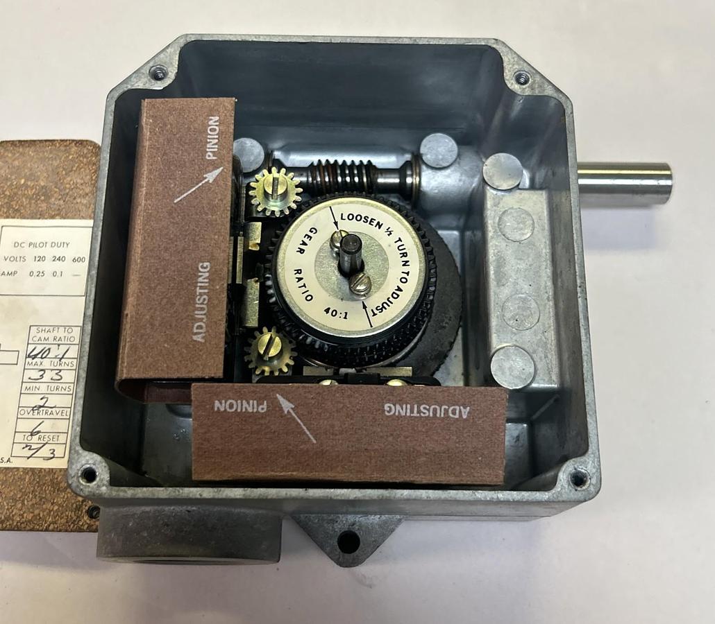 Used GENERAL ELECTRIC,CR115E462101,ROTARY LIMIT SWITCH 40:1