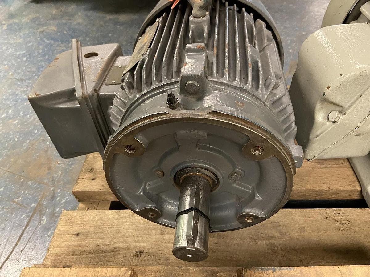 Used SIEMENS,1LA02132EE41,7.5HP MOTOR 460V 3535RPM 213TC TYPE RGZEESDX