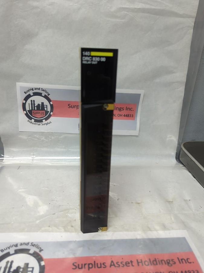 Used SCHNEIDER AUTOMATION,140 DRC 830 00,TSX QUANTUM OUTPUT MODULE USED