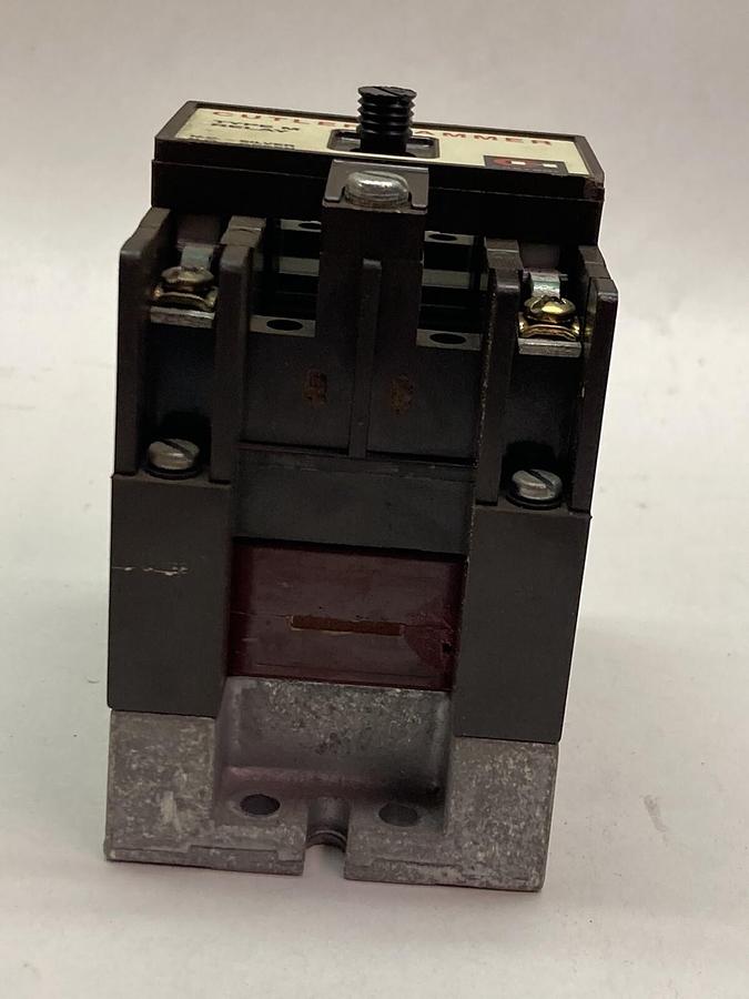 Used Cutler-Hammer,D26M-2 Type M,Relay 10A 600VAC