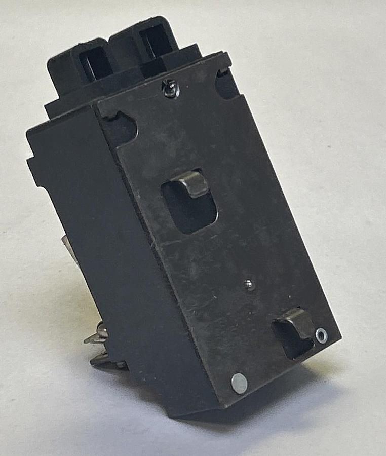 GOULD ITE,P1515,PUSHMATIC TANDEM CIRCUIT BREAKER 15A 120/240V 1P NOS