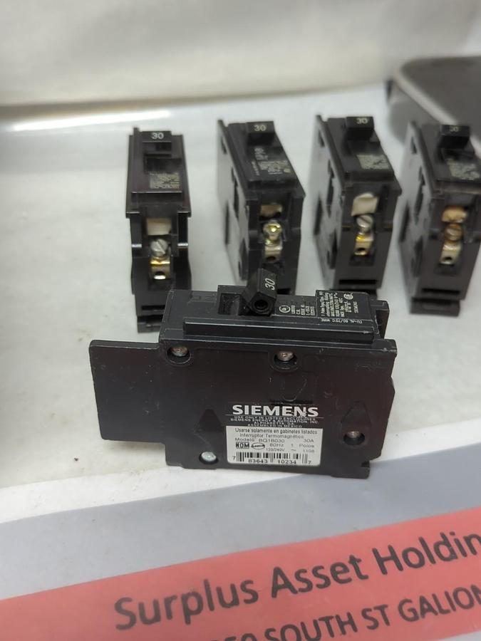 Used SIEMENS,BQ1B030,CIRCUIT BREAKER 30 AMP 1-POLE LOT OF 5 PRE-OWNED