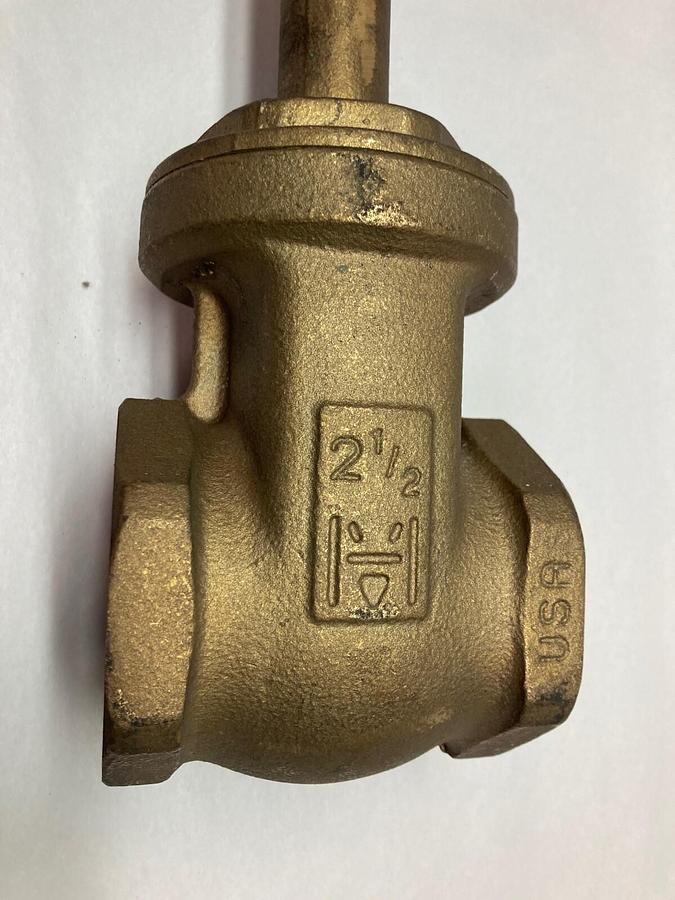 Milwaukee Valve,1150 2-1/2 Inch,Threaded Globe Valve 150 SWP 300 WOG