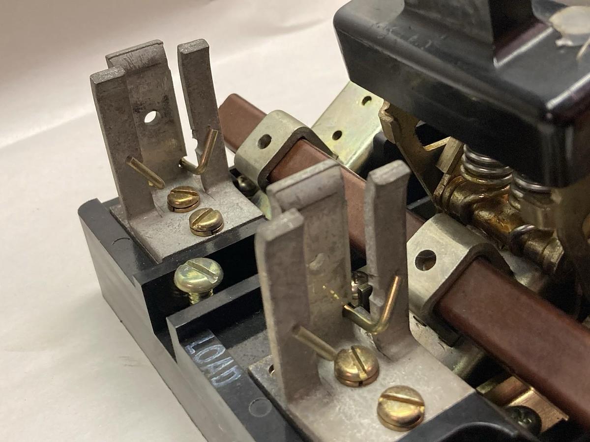 Used General Electric,343L510G9 QMW,3-Pole Switch