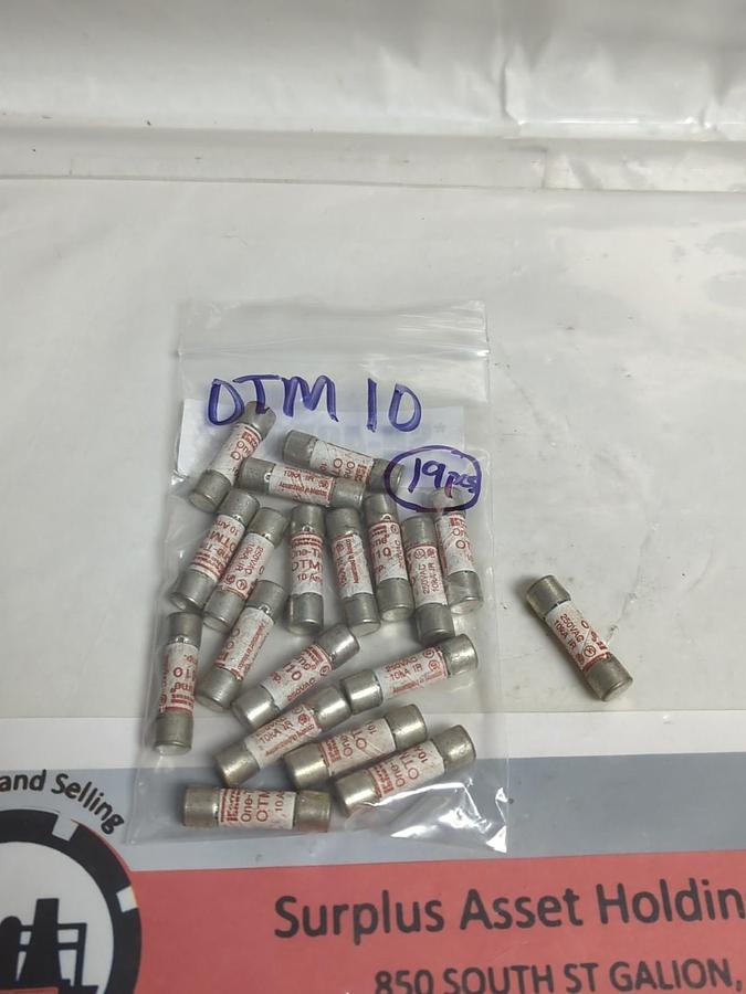 Used FERRAZ SHAWMUT,OTM10,ONE-TIME 10 AMP FUSE LOT OF 19 NOS