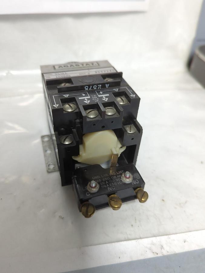 Used AGASTAT,7012ADL,TIME-DELAY RELAY 120V/60HZ 5-50 SECONDS PRE-OWNED
