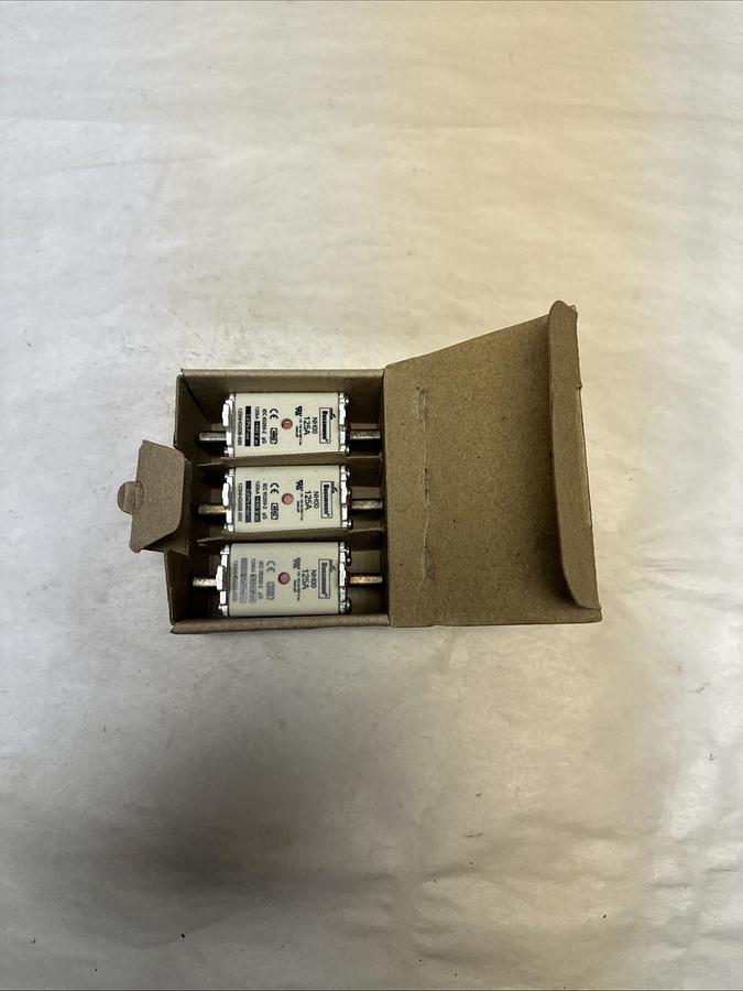 COOPER BUSSMANN,gG 690V 125A NHOO D ind,Fast Fuse Box of 3 NEW