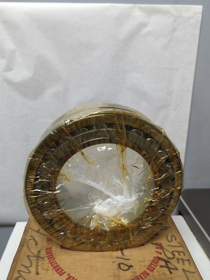 SKF,23128 CJ W33,SPHERICAL ROLLER BEARING 140MM BORE NOS