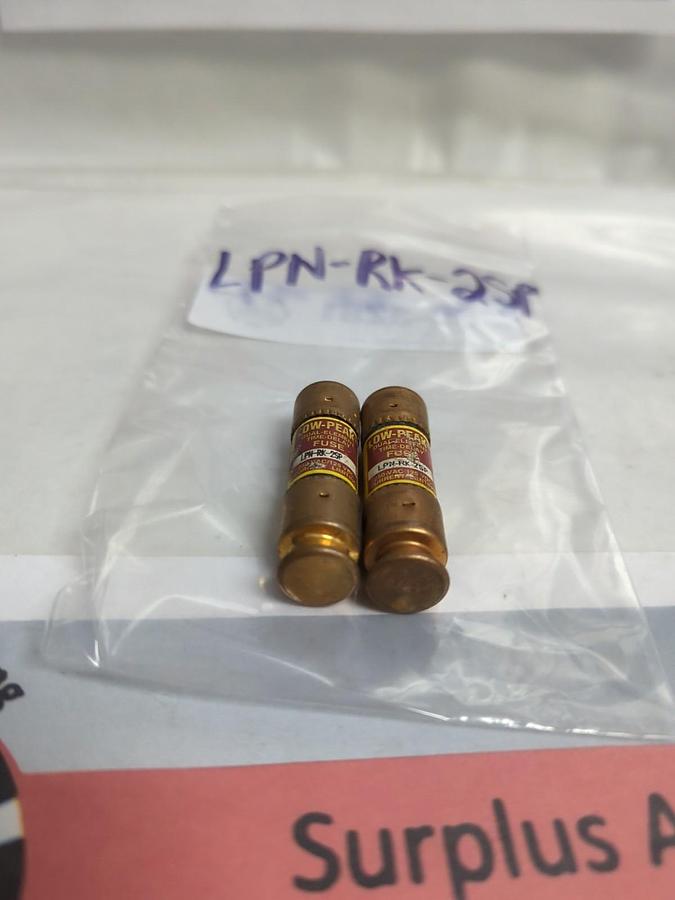 Used COOPER BUSSMANN,LPN-RK-2SP,LOW-PEAK 2 AMP FUSE LOT OF 2 PRE-OWNED