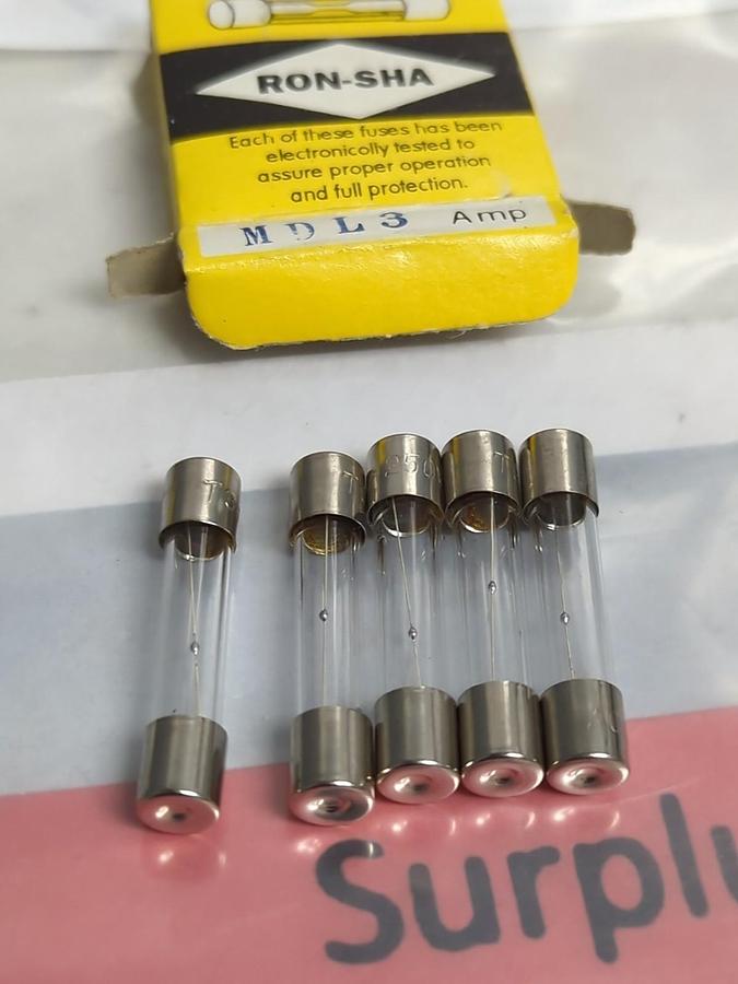 RON-SHA,MDL3,GLASS FUSE LOT OF 10 FUSES NOS