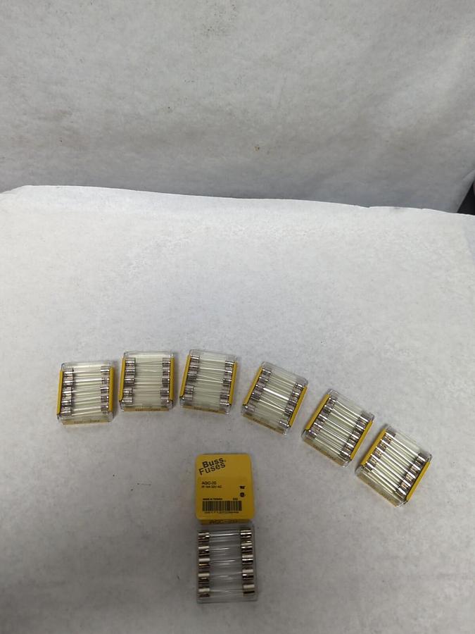 COOPER BUSSMANN,AGC-20,CARTRIDGE FUSE 20 AMP LOT OF 35 NOS