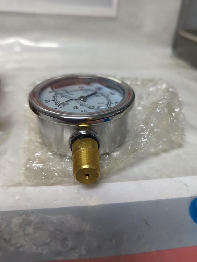 MARSH,0-160/0-1100,GAUGE 2-1/2 IN FACE 1/4 IN NPT BOTTOM CONNECTION NOS