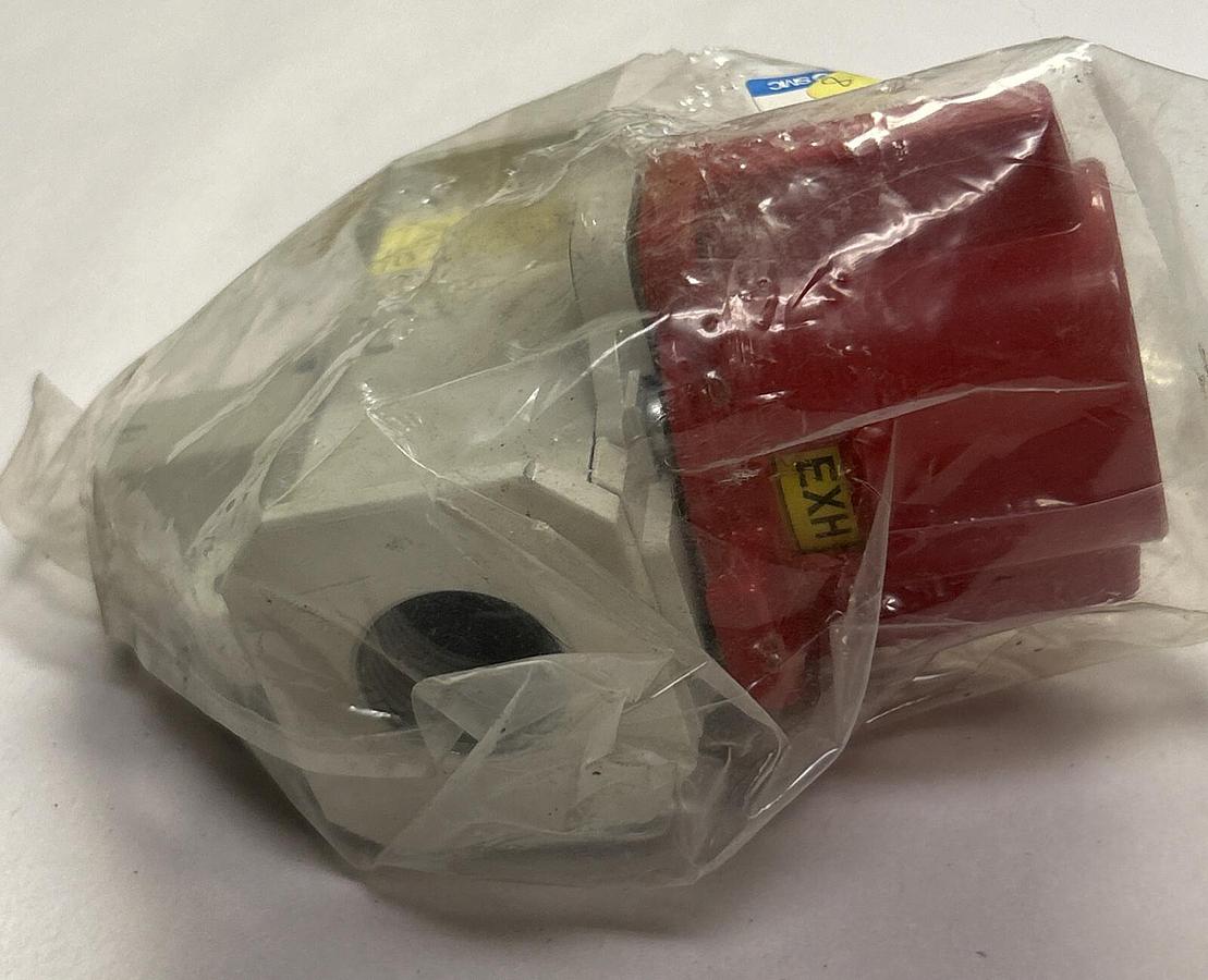 Used SMC,VHS50-06B,PRESSURE RELIEF VALVE 3/4 INCH PORT SIZE NEW