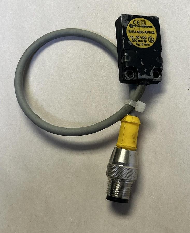 Used TURCK,BI5U-Q08-AP6X2,PROXIMITY SENSOR