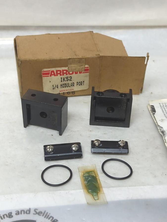 ARROW,IK52,MODULAR PIPE PORT 1/4 INCH NOS