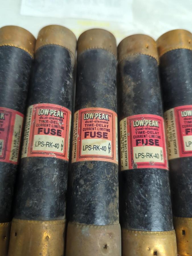 Used COOPER BUSSMANN,LPS-RK-40,LOW-PEAK 40 AMP FUSE LOT OF 7 PRE-OWNED