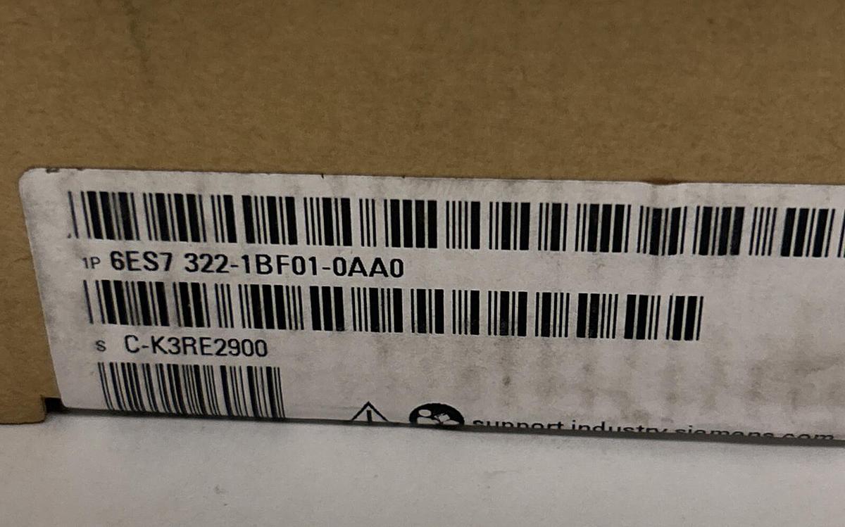 Used SIEMENS,6ES7322-1BF01-0AA0,OUTPUT MODULE NEW SEALED