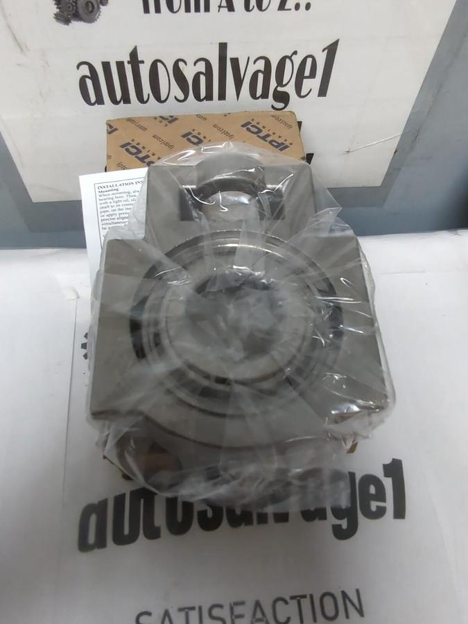 IPTCI,SUCST 209-27-L3,SET SCREW LOCK TAKE-UP BEARING 1-11/16 INCH BORE NOS