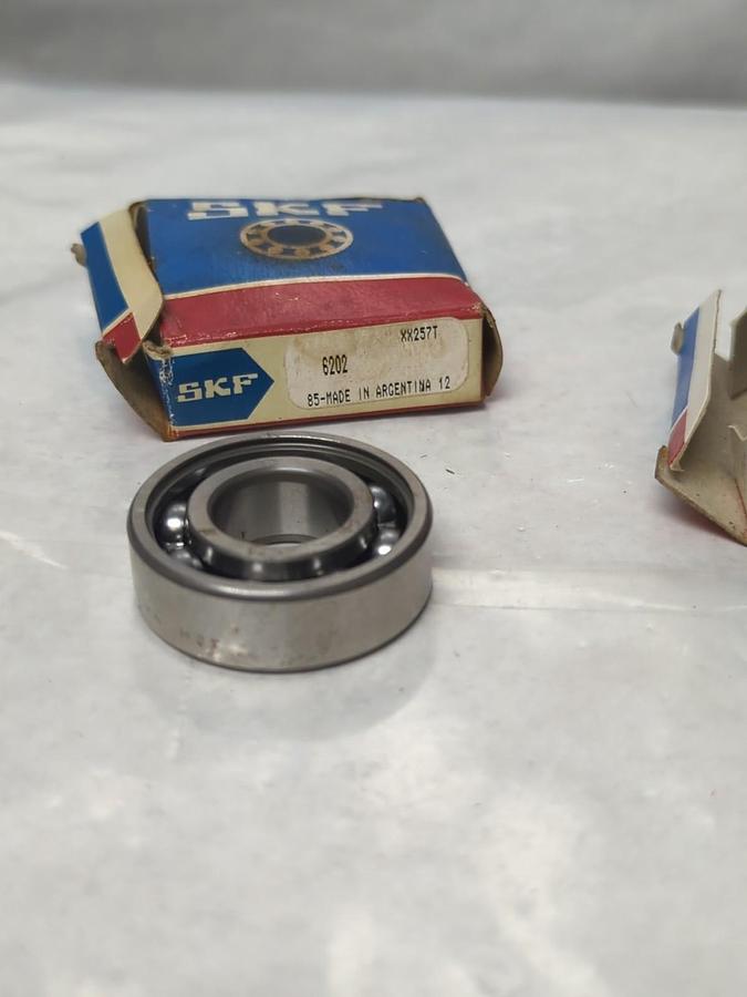 SKF,6202,DEEP GROOVE BALL BEARING LOT OF 2 NOS