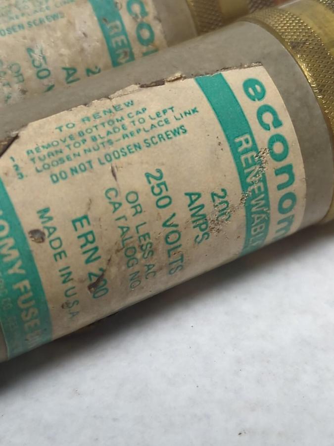 ECONOMY,ERN200,RENEWABLE 200 AMP FUSE LOT OF 2 PRE-OWNED