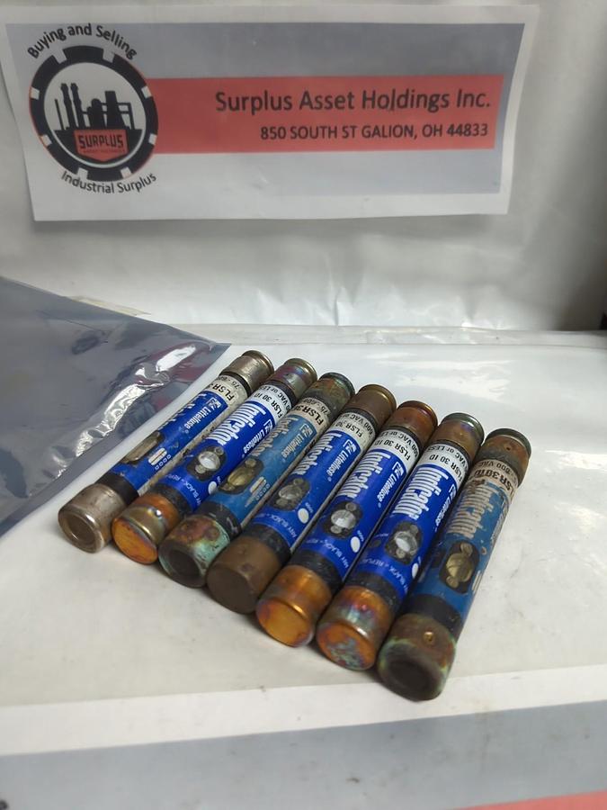 Used LITTELFUSE,FLSR-30ID,INDICATOR FUSE 30 AMP LOT OF 7 PRE-OWNED
