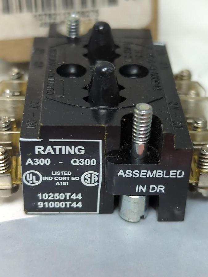 EATON CUTLER-HAMMER,10250T44,4-CICUIT CONTACT BLOCK LOT OF 2 NOS