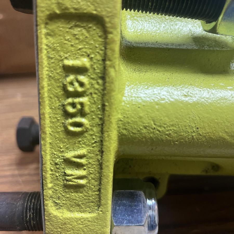 CLEVELAND VIBRATOR,1350-VM,PNEUMATIC VIBRATOR