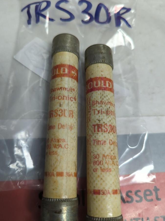 Used GOULD SHAWMUT,TRS-30R,TRI-ONIC 30 AMP FUSE LOT OF 2 PRE-OWNED