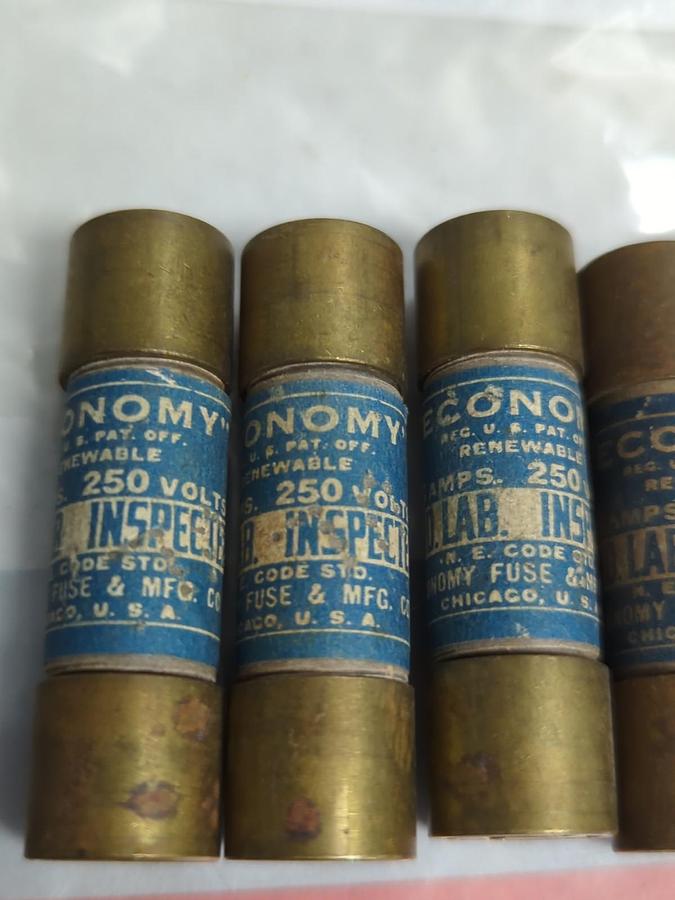 ECONOMY,F-1525,RENEWABLE FUSE 15 AMP LOT OF 5 PRE-OWNED