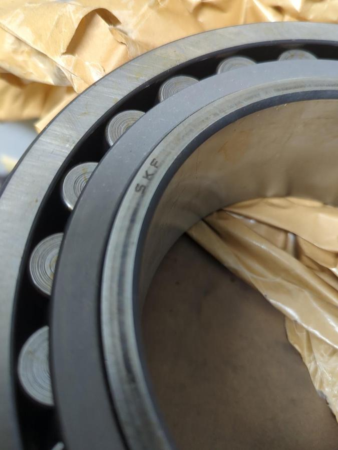 SKF,23128 CJ/C3/W33,SPHERICAL ROLLER BEARING 140MM BORE NOS