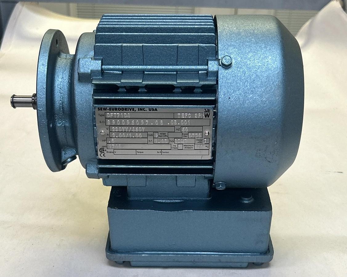 SEW EURODRIVE,DFT71D4,GEAR MOTOR 0.5HP 1700RPM 2 / 1AMP 3 PHASE 230/460V NOS