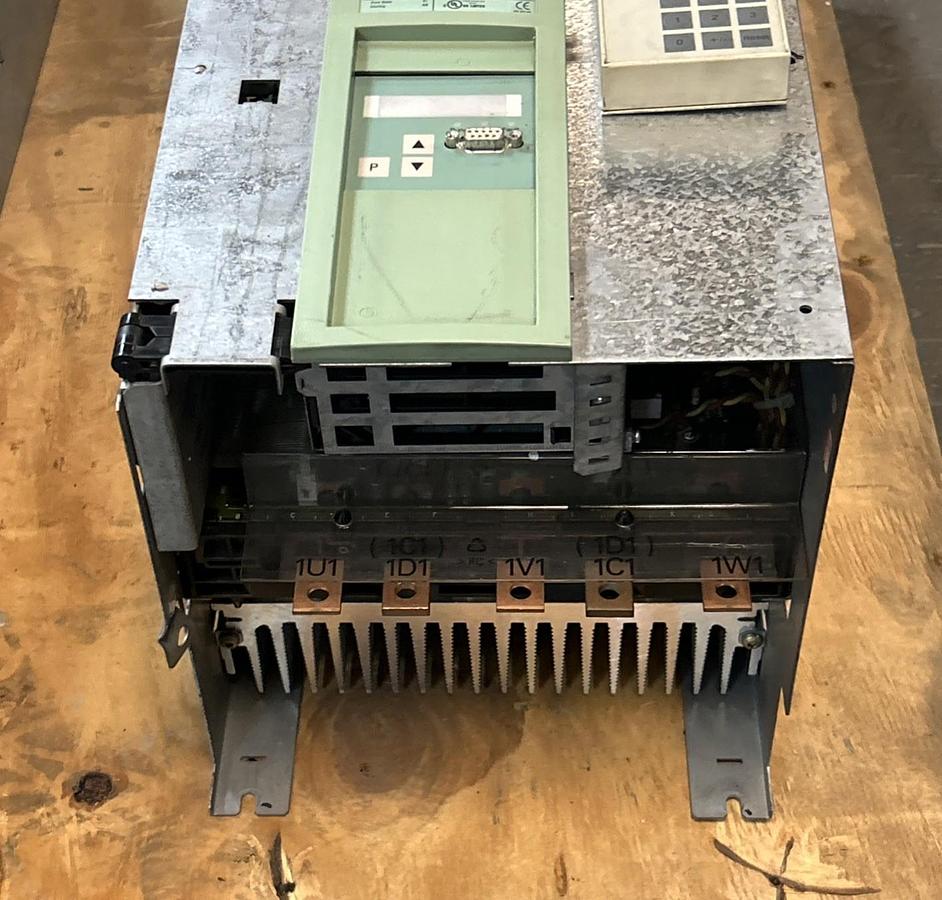 Used SIEMENS,6RA7031-6FV62-0-Z,SIMOREG DC-MASTER DRIVE 480V NO COVER