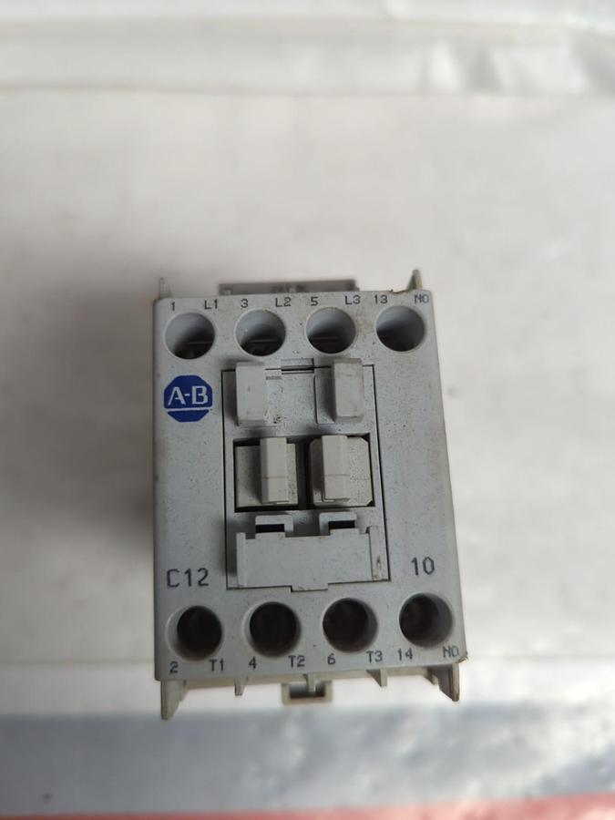 Used ALLEN BRADLEY,100-C12Z*10,CONTACTOR 24V PRE-OWNED