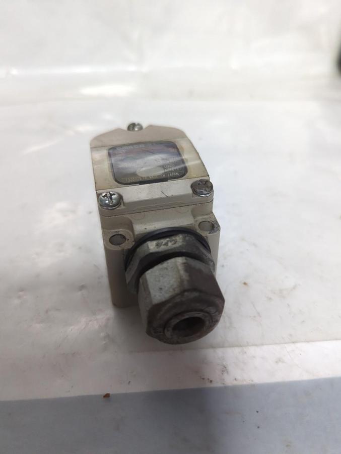 Used OMRON,WLD2-LD,LIMIT SWITCH PRE-OWNED