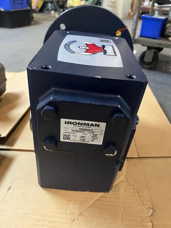 GROVE GEAR,GR-HMQ-832-40-H1-180,IRON MAN GEAR REDUCER 40:1 2.926HP 1750RPM