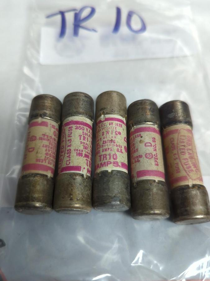 Used GOULD SHAWMUT,TR-10,TRI-ONIC 10 AMP FUSE LOT OF 5 PRE-OWNED