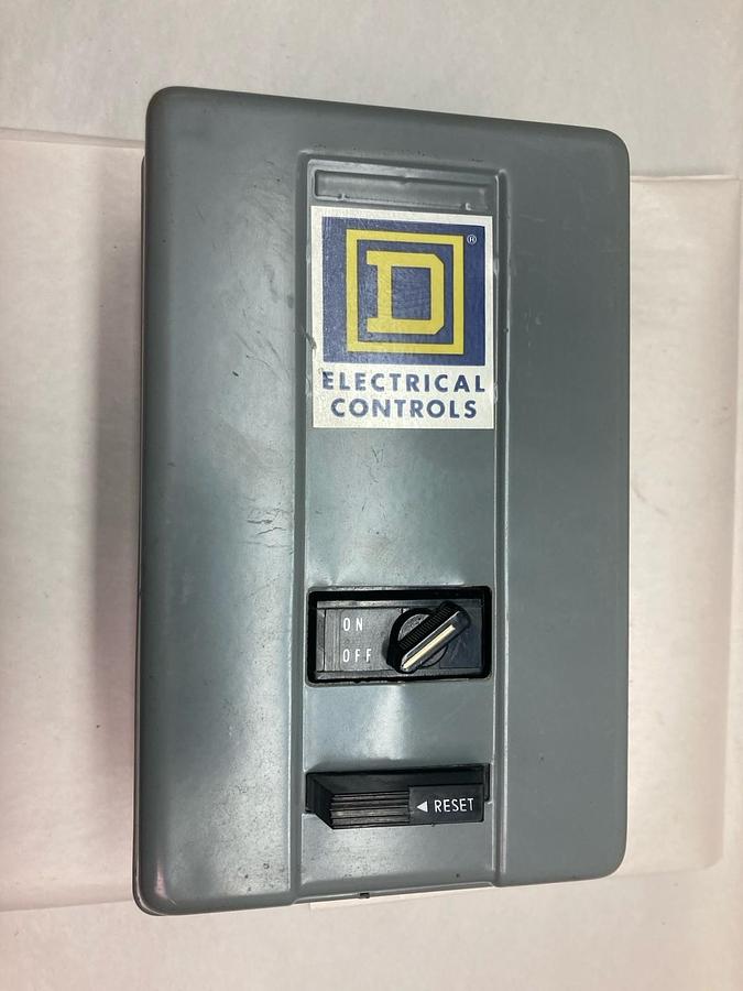 Used Square D,Starter Class 8536 Nema Size 00,Type S Enclosure