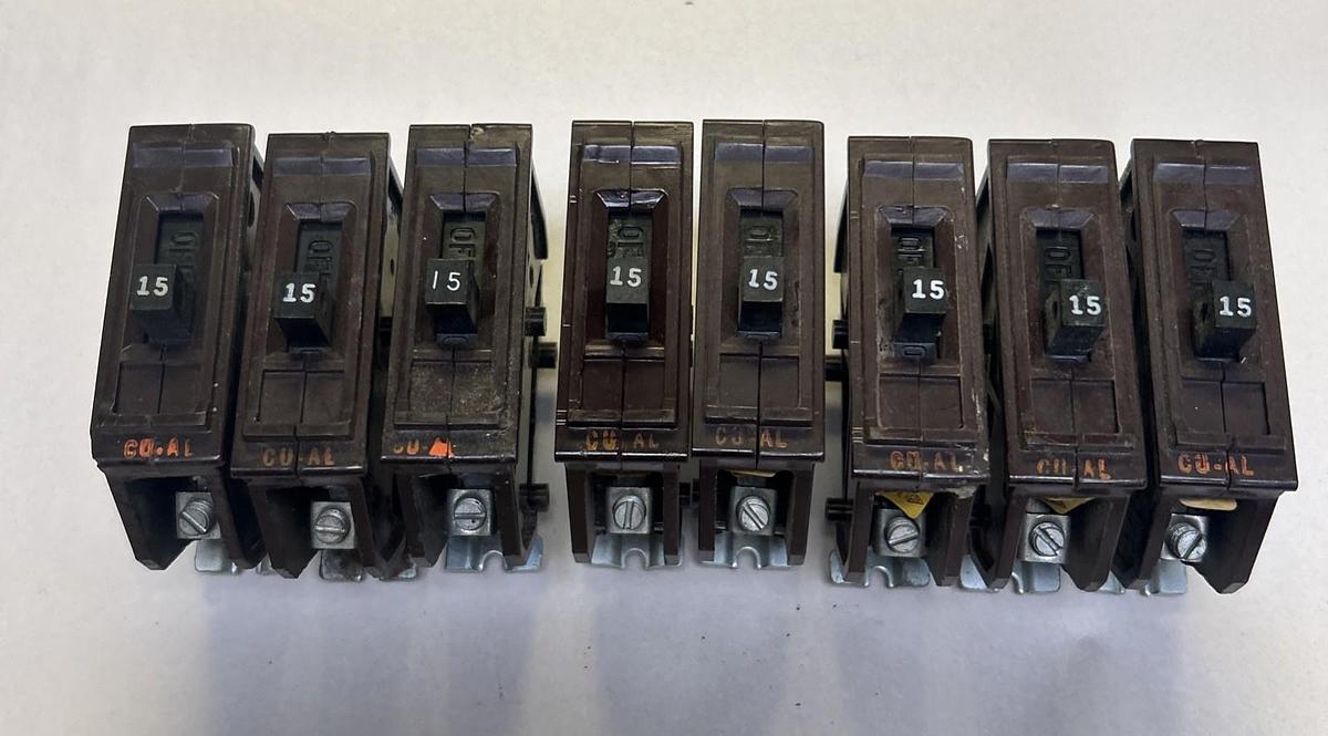 Used WADSWORTH,A115,CIRCUIT BREAKER 15A 120/240V 1P LOT OF 8
