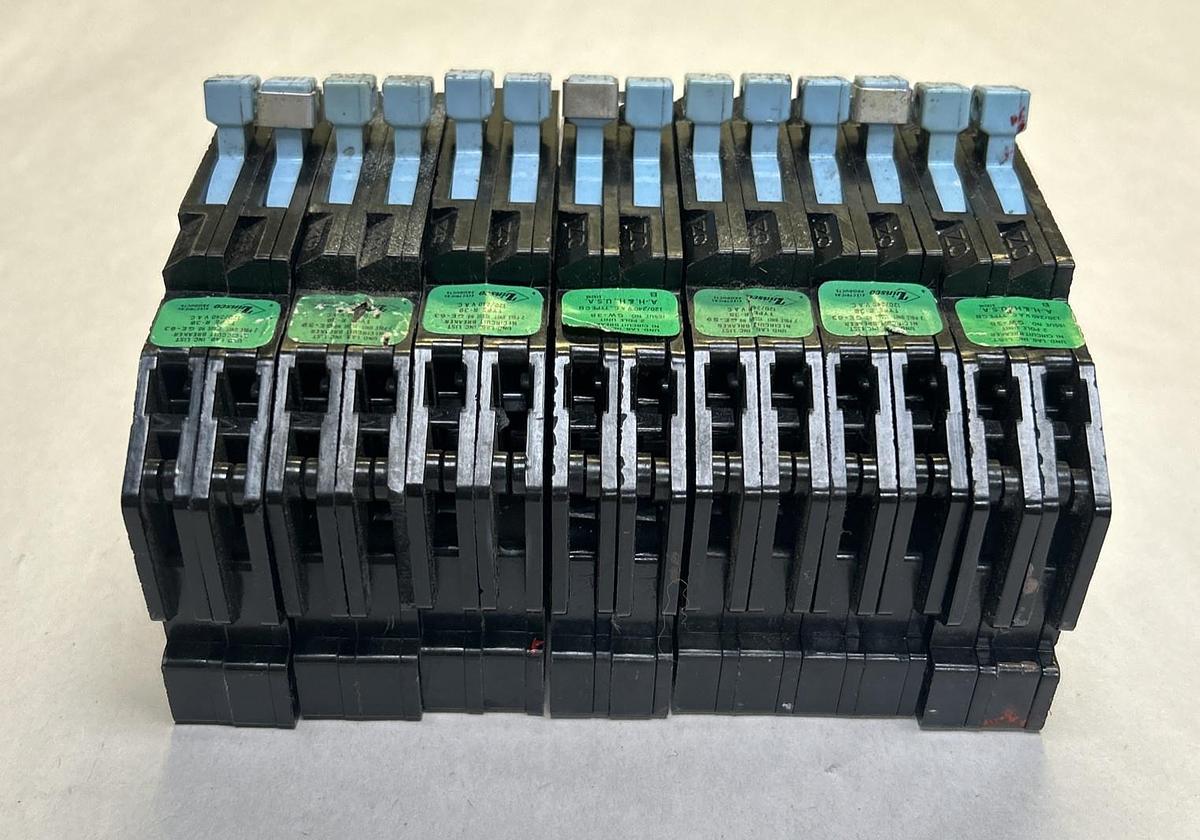 Used ZINSCO,R-38,TWIN TANDEM CIRCUIT BREAKER 15A 120/240V 2P LOT OF 7