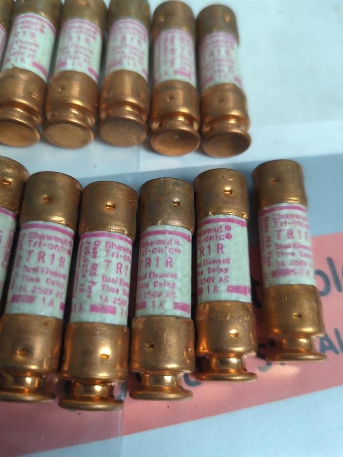 Used GOULD SHAWMUT,TR-1R,TRI-ONIC 1 AMP FUSE LOT OF 24 PRE-OWNED