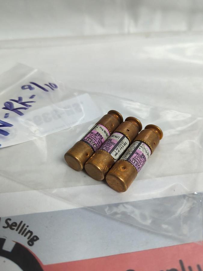 Used COOPER BUSSMANN,LPN-RK-8/10,LOW-PEAK 8/10AMP FUSE LOT OF 3 PRE-OWNED