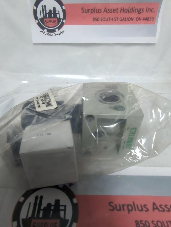 NUMATICS,R32R-06G,REGULATOR 3/4 INCH WITH GAUGE NOS