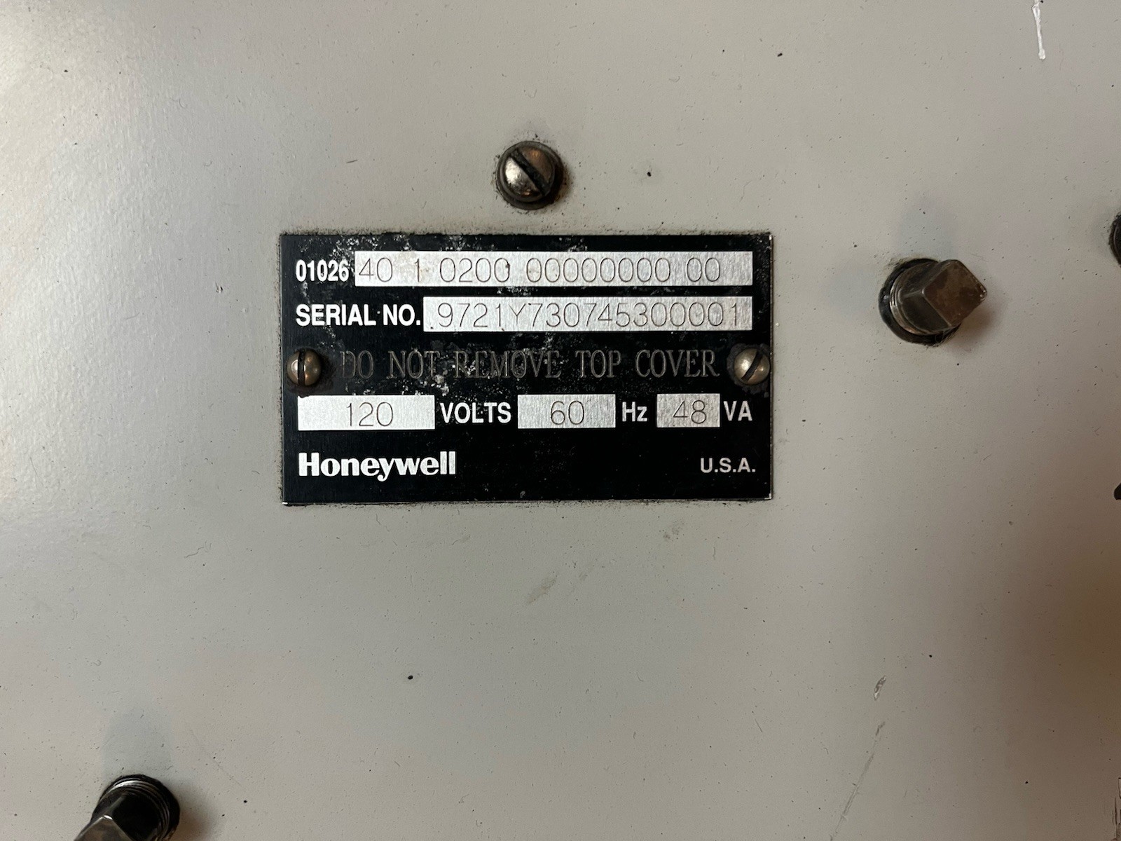 Used HONEYWELL,0102640-1-200-00000000-00,TEMPERATURE CONTROLLER