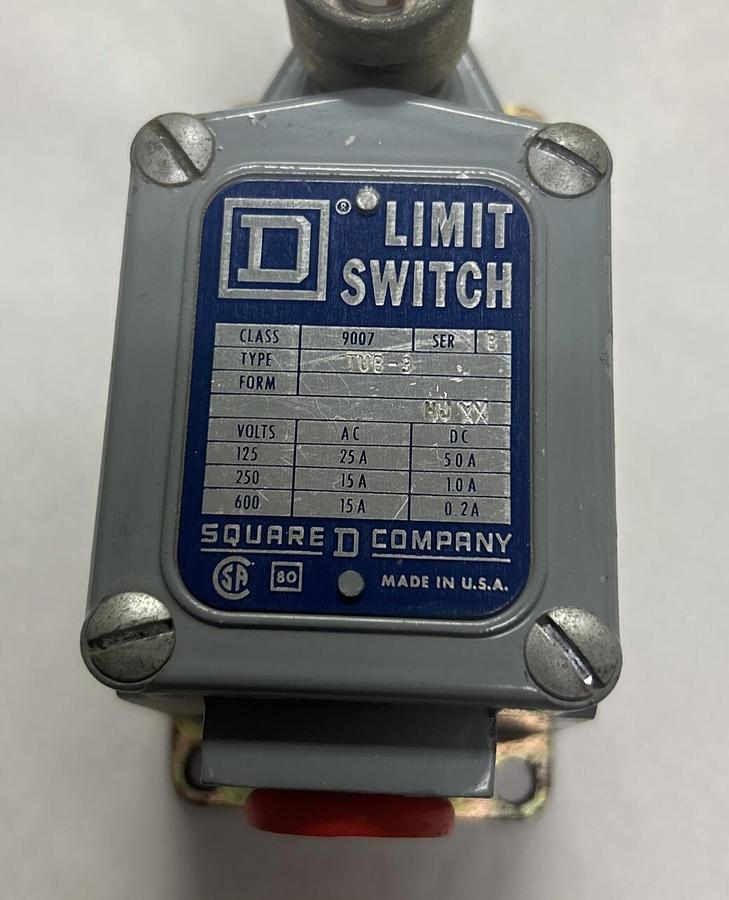 Used SQUARE D,9007-TUB3,LIMIT SWITCH W/ ROLLER LEVER