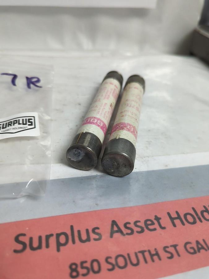 Used GOULD SHAWMUT,TRS7R,TRI-ONIC 7 AMP FUSE LOT OF 2 PRE-OWNED