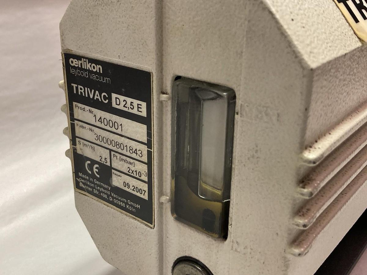 Used Oerlikon Leybold Trivac,D2.5E 140001,Vacuum Pump with Hanning Motor type E7B4B3