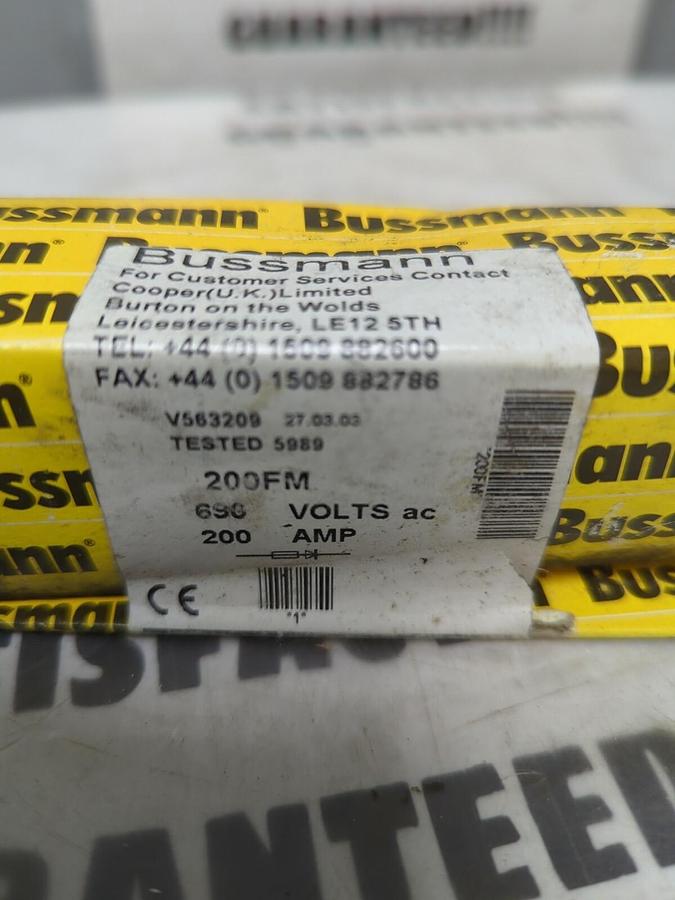 COOPER BUSSMANN,200FM,BOLT DOWN FUSE 200 AMP 690V NOS