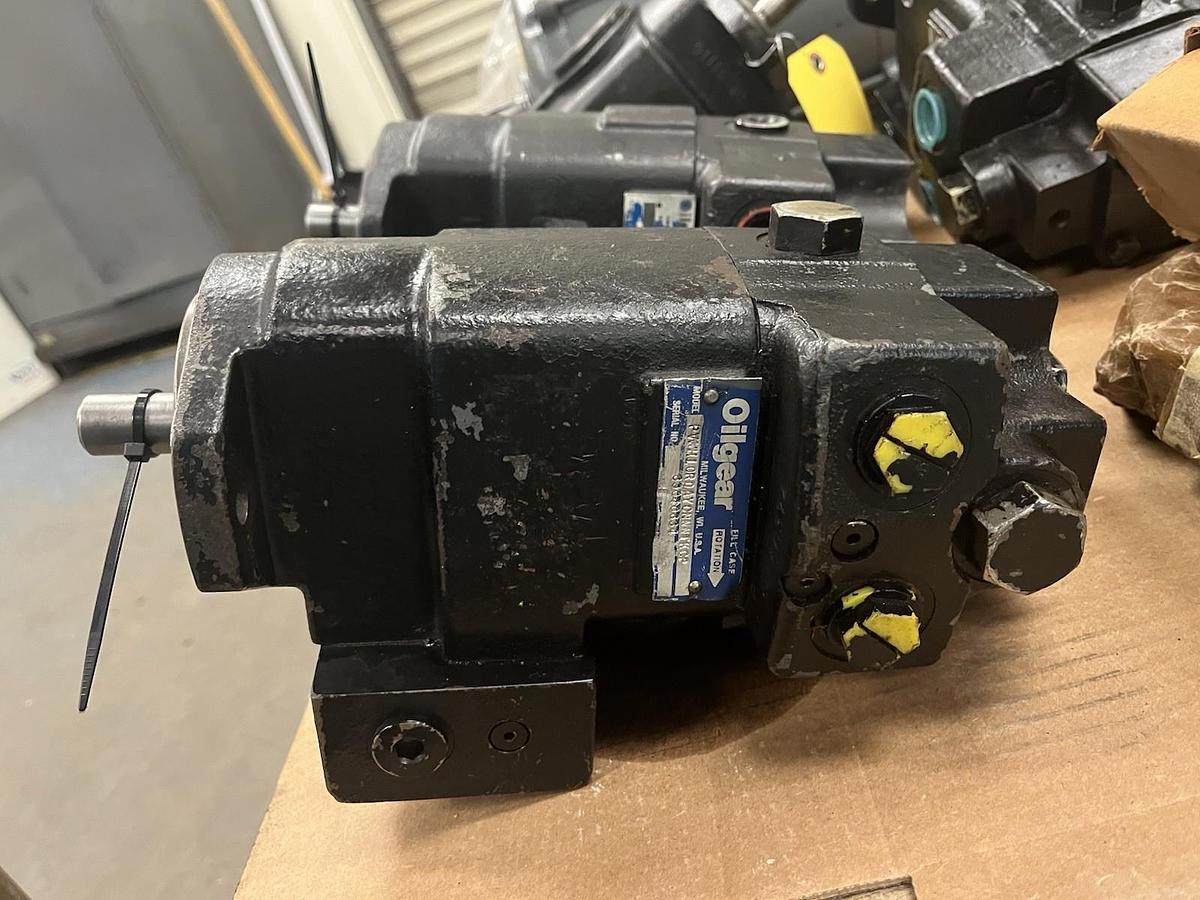 Used OIL GEAR,PVWH-10-RDAY-CNNN-TK-CP,HYDRAULIC PISTON PUMP