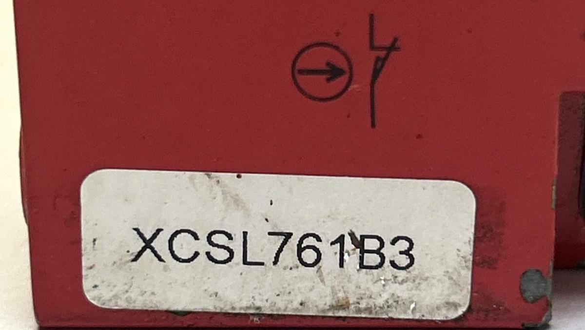 Used TELEMECANIQUE,XCSL761B3,INTERLOCK LIMIT SWITCH