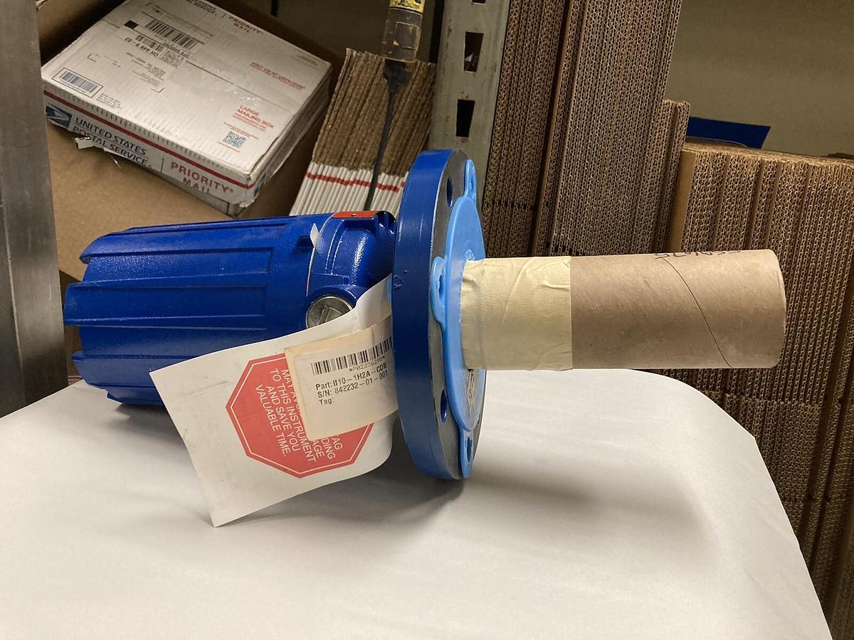 Magnetrol,B10-1H2A-C0B,Displacement Level Switch 120 VAC